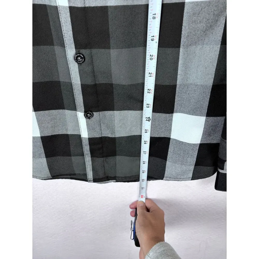 NWOT Dixxon Flannel Finish Line Men’s Small Black Gray White Plaid Button Shirt